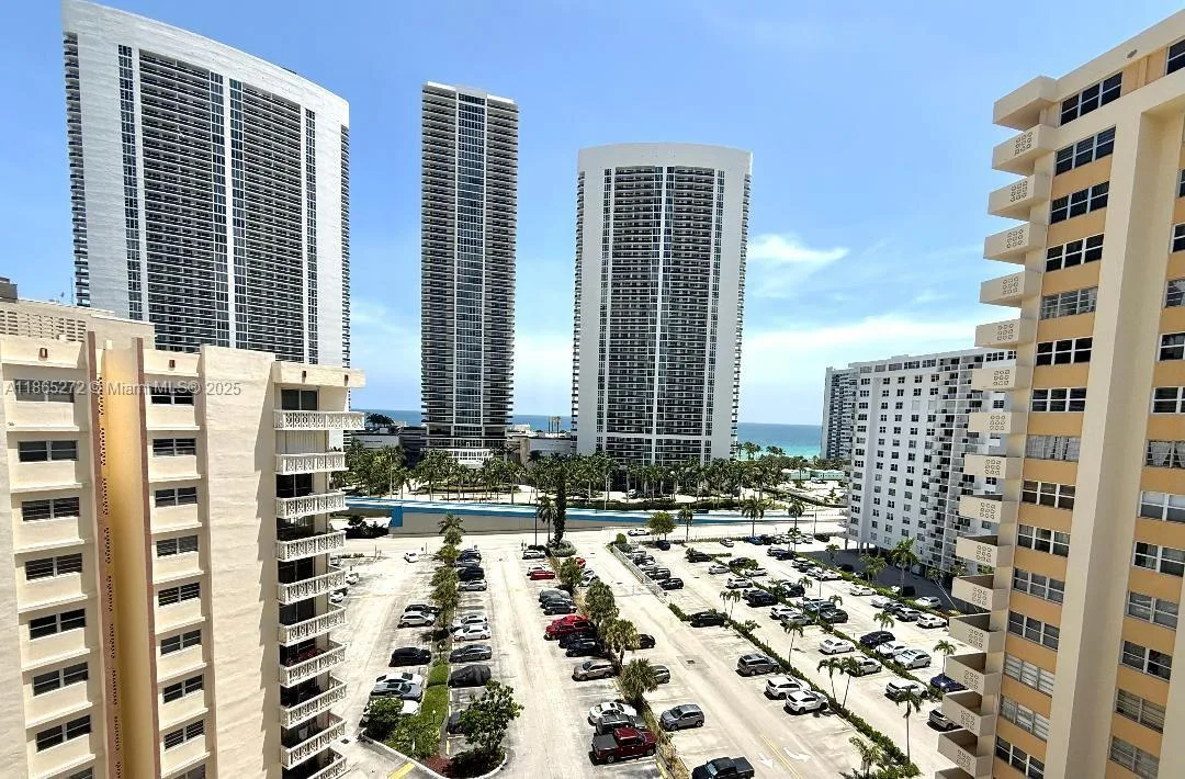 1817 S Ocean Dr # PH27, Hallandale Beach, FL 33009