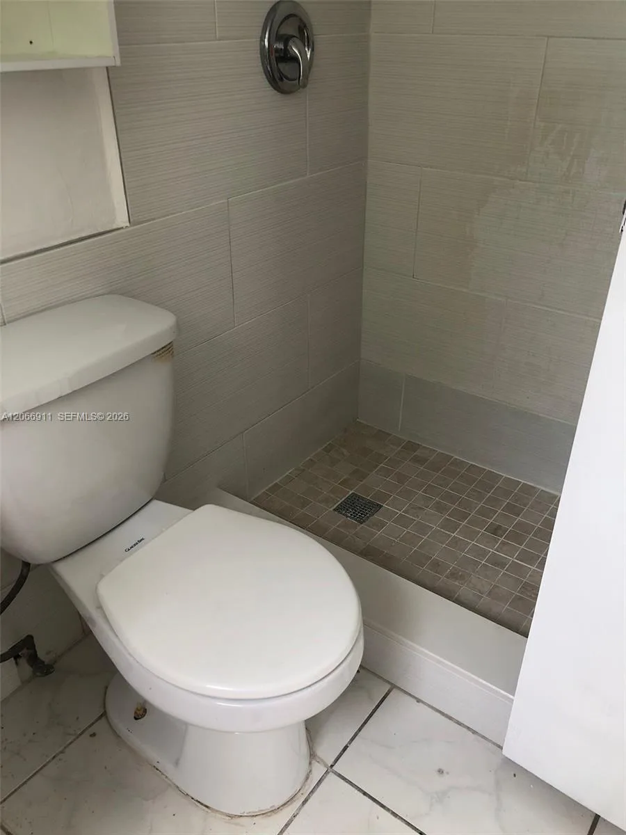 220 SW 9th Ave # 201, Hallandale Beach, FL 33009 photo 8