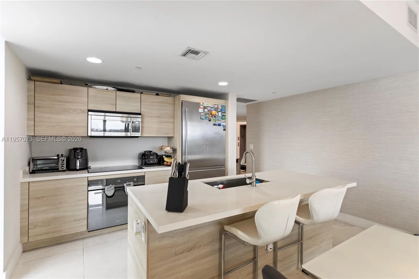 16385 Biscayne Blvd # 1007, North Miami Beach, FL 33160 photo 9