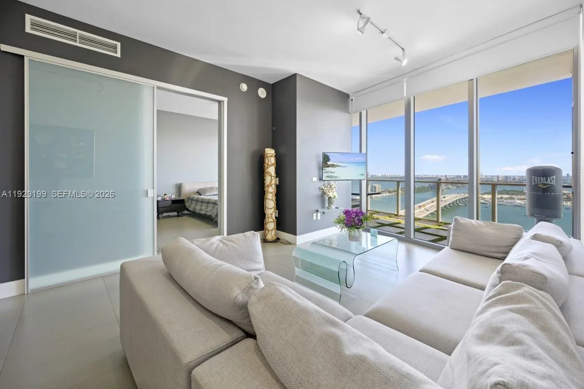 1100 Biscayne Blvd # 3104, Miami, FL 33132 photo 6