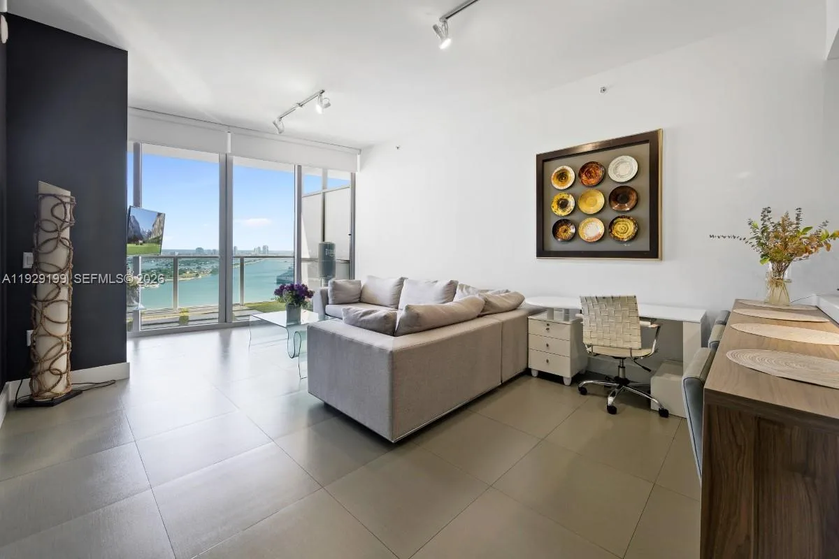 1100 Biscayne Blvd # 3104, Miami, FL 33132 photo 7