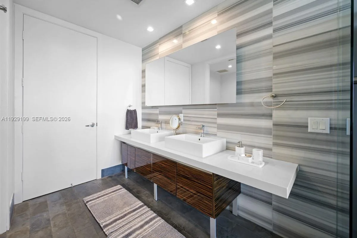 1100 Biscayne Blvd # 3104, Miami, FL 33132 photo 9