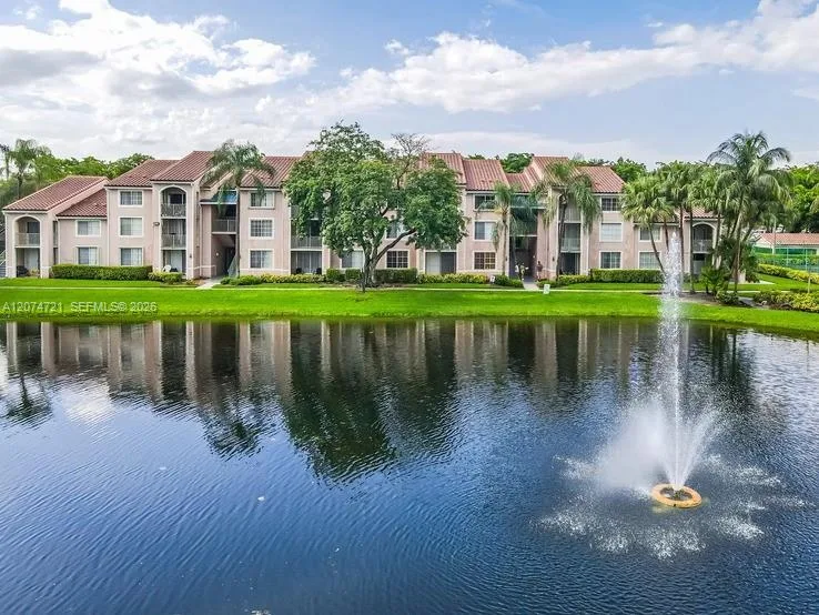 12166 Saint Andrews Pl # 104, Miramar, FL 33025 photo 4