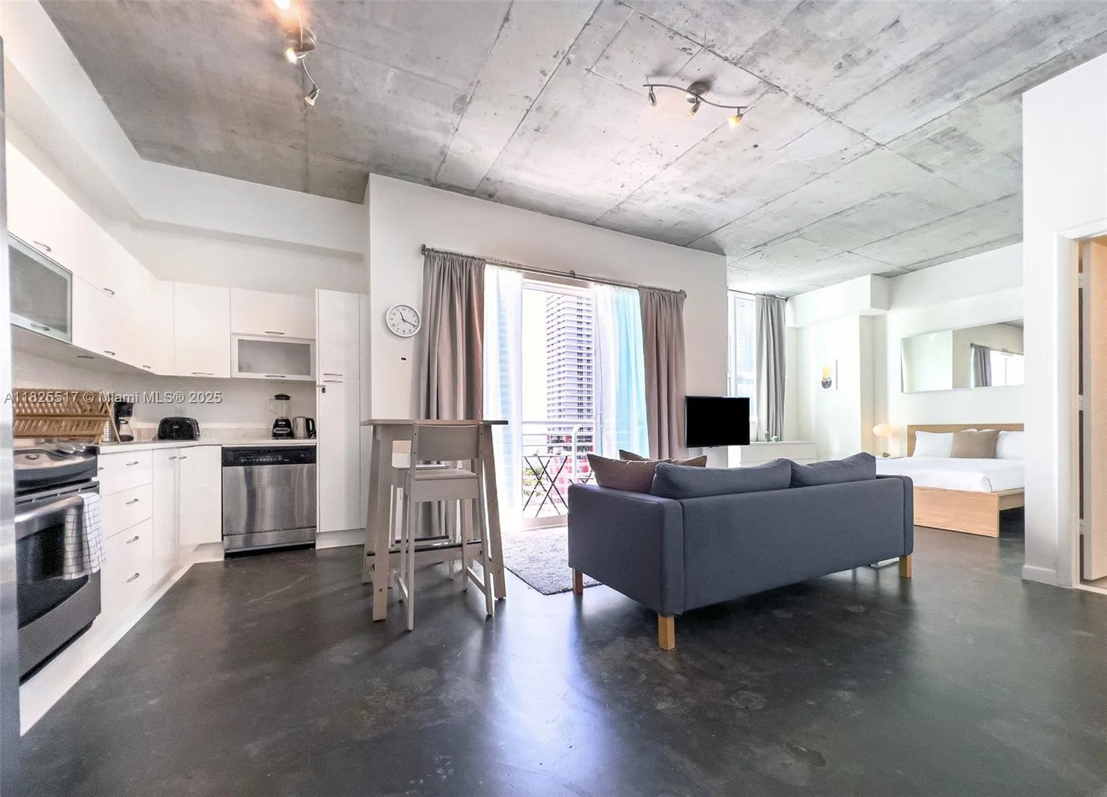 133 NE 2nd Ave # 1410, Miami, FL 33132 photo 4