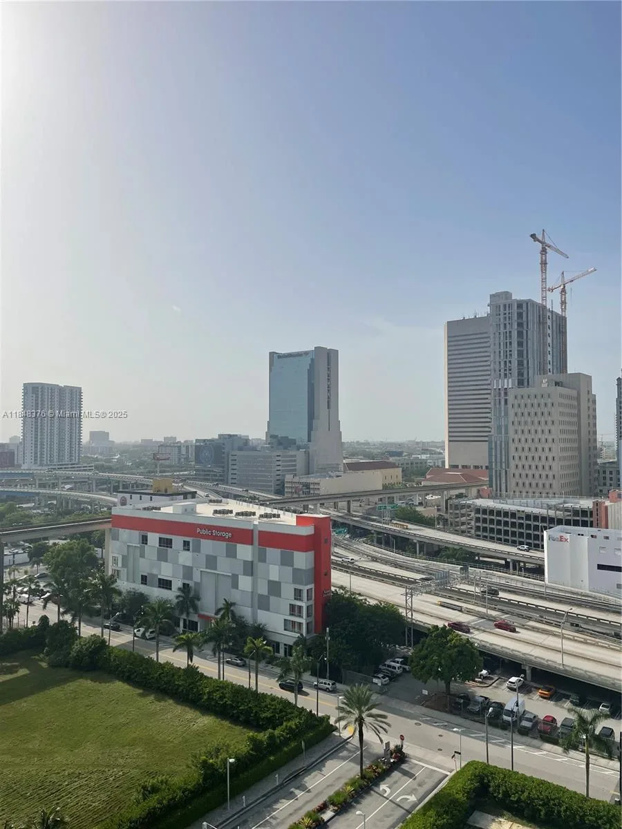 350 S Miami Ave # 2509, Miami, FL 33130 photo 3