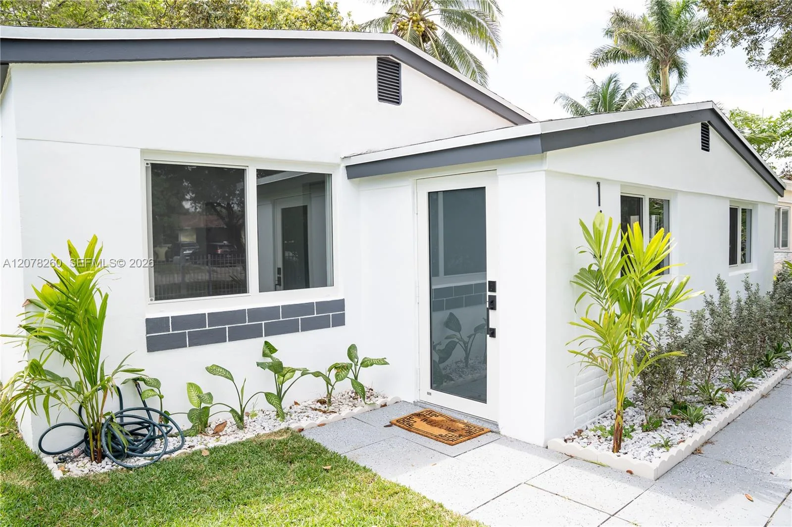 1640 NE 172nd St, North Miami Beach, FL 33162