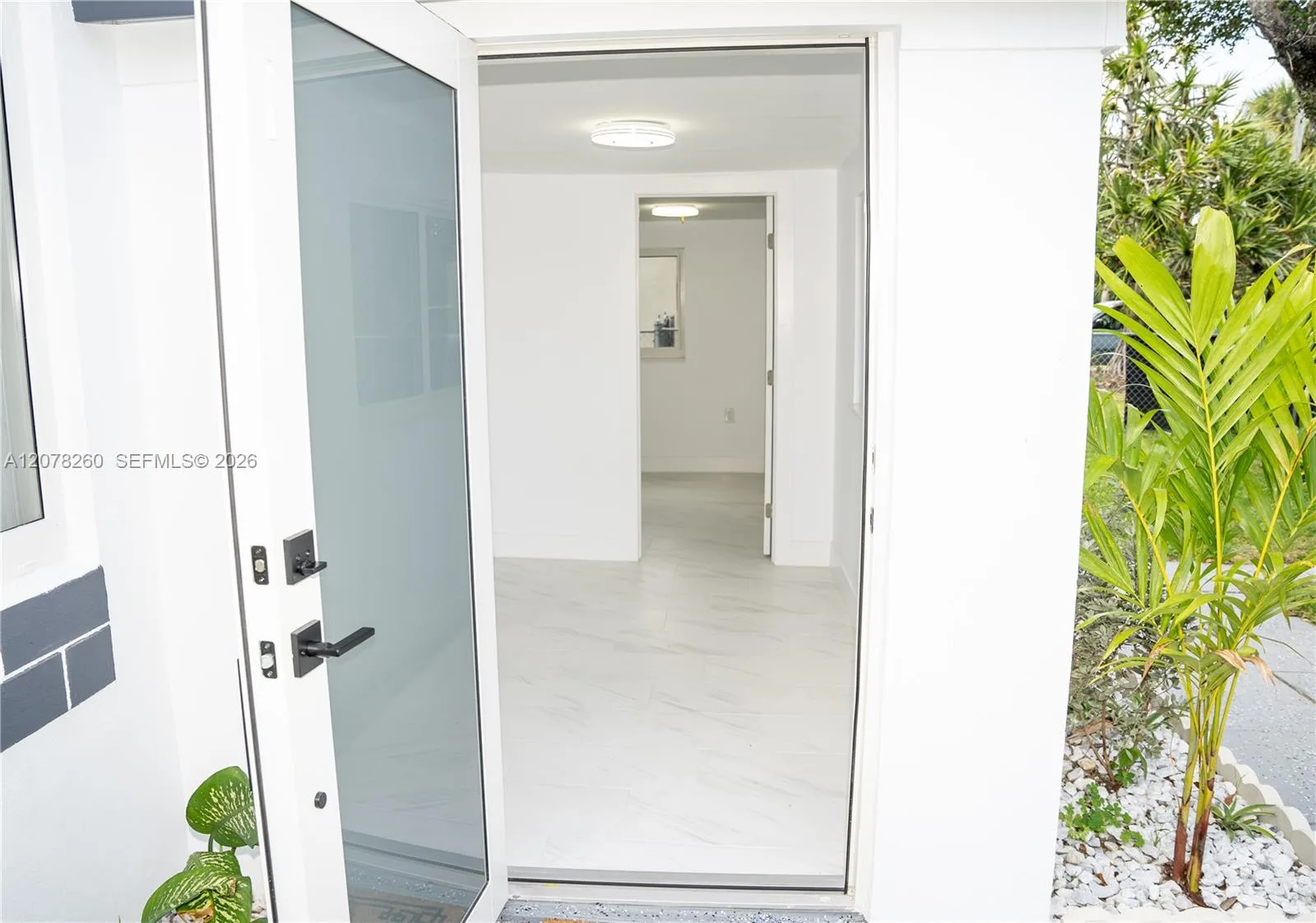1640 NE 172nd St, North Miami Beach, FL 33162 — zdjęcie 3