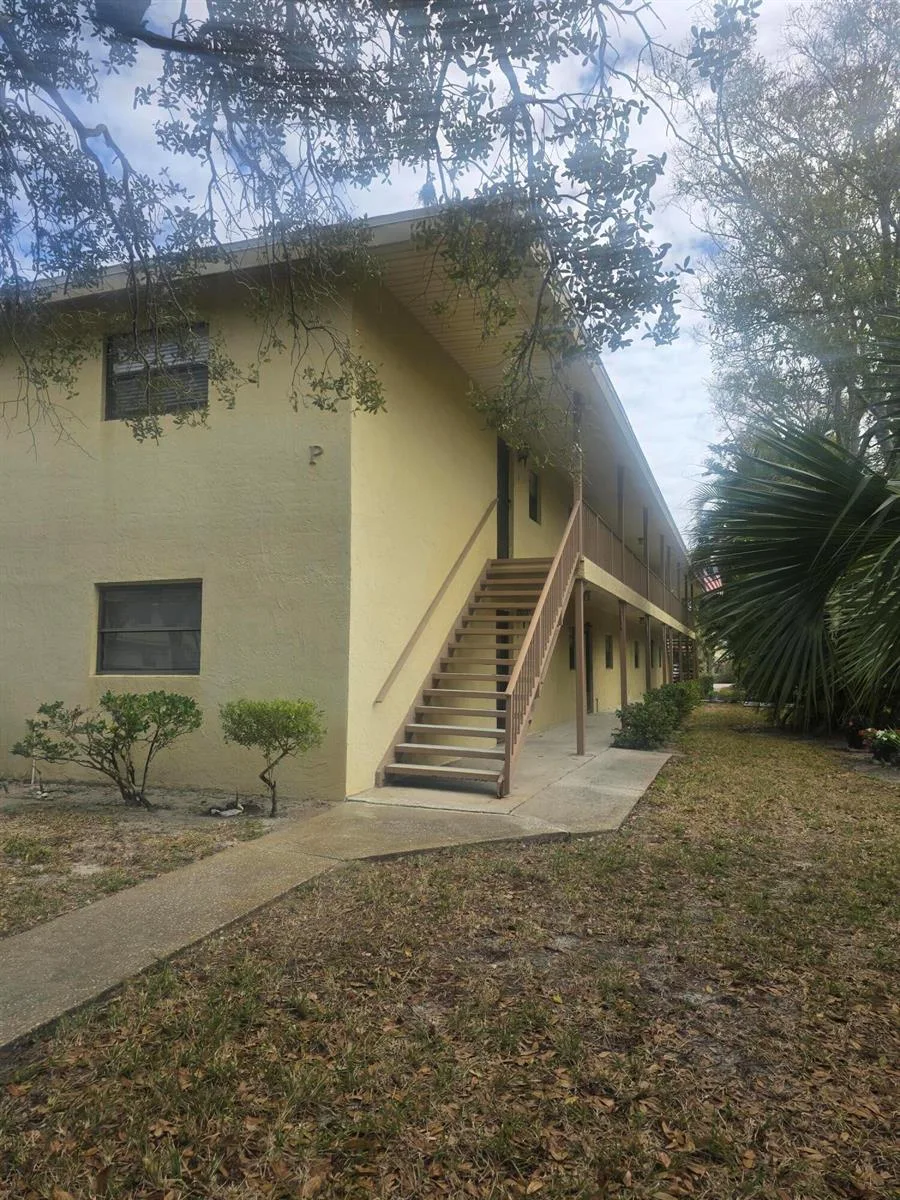 400 18th Street # P-5, Vero Beach, FL 32960