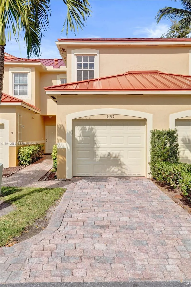 4183 Crystal Lake Dr, Deerfield Beach, FL 33064
