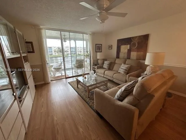 324 SE 10th St # 207, Dania Beach, FL 33004 photo 2
