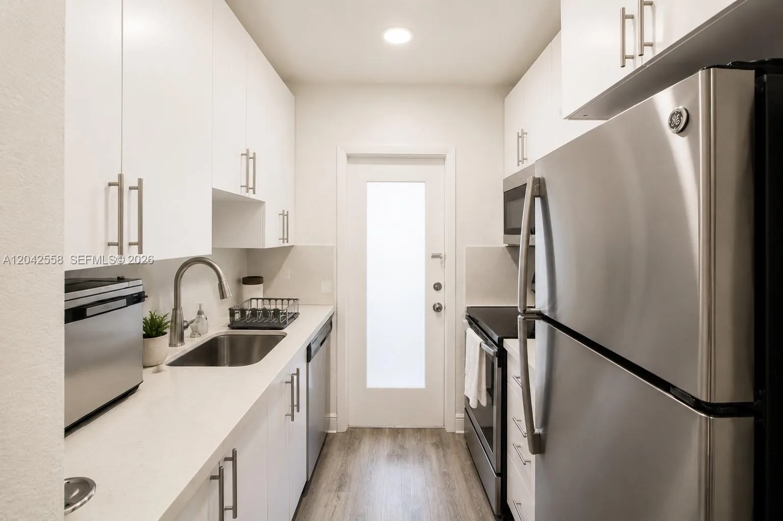 35 Edgewater Dr # 107, Coral Gables, FL 33133 photo 3