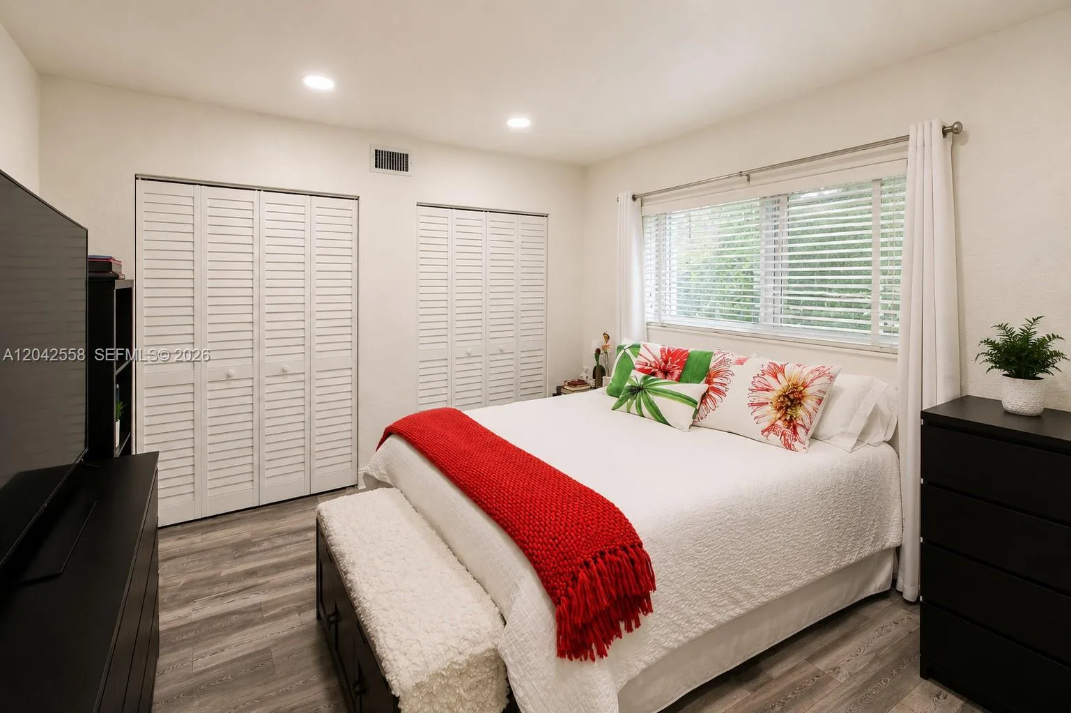 35 Edgewater Dr # 107, Coral Gables, FL 33133 photo 7