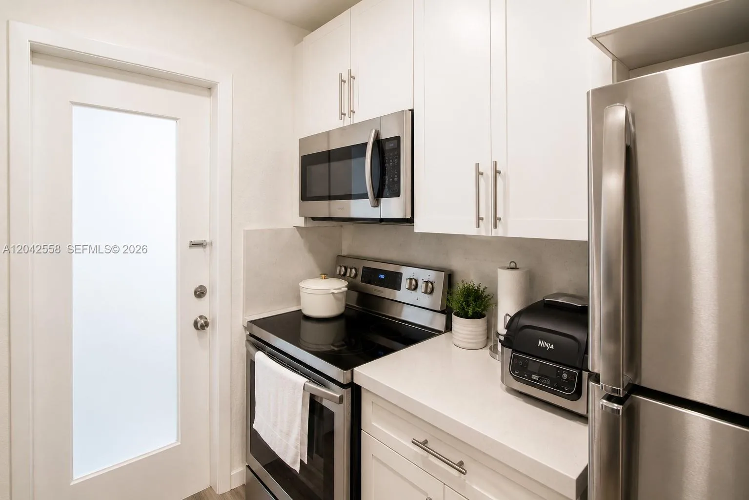 35 Edgewater Dr # 107, Coral Gables, FL 33133 photo 9