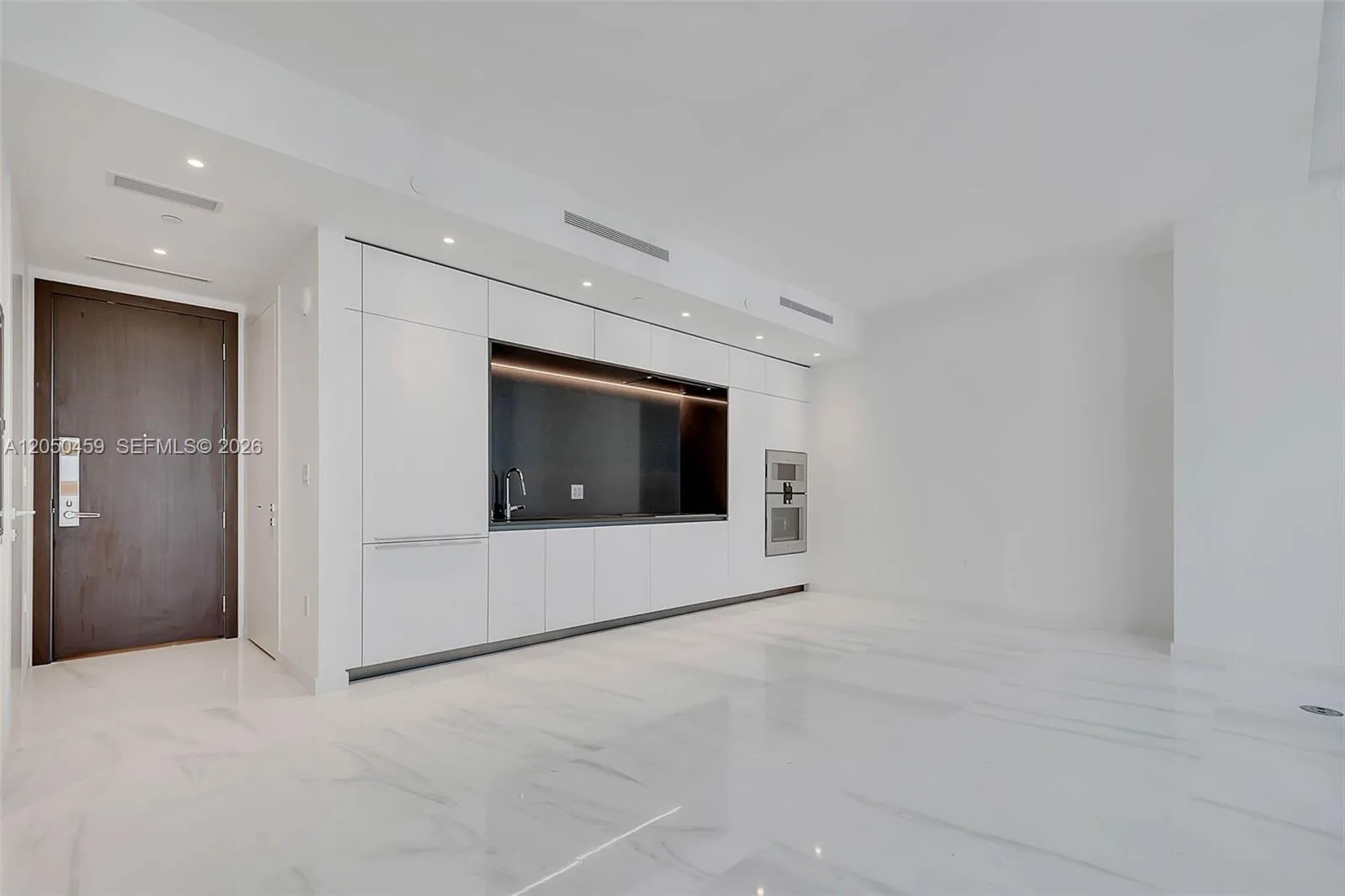 300 Biscayne Boulevard Way # 3008W, Miami, FL 33131 photo 4