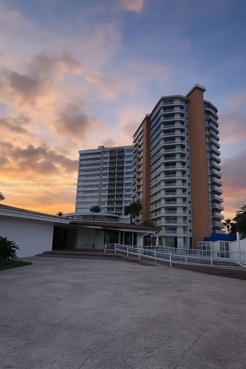 1351 NE Miami Gardens Dr # 704E, Miami, FL 33179