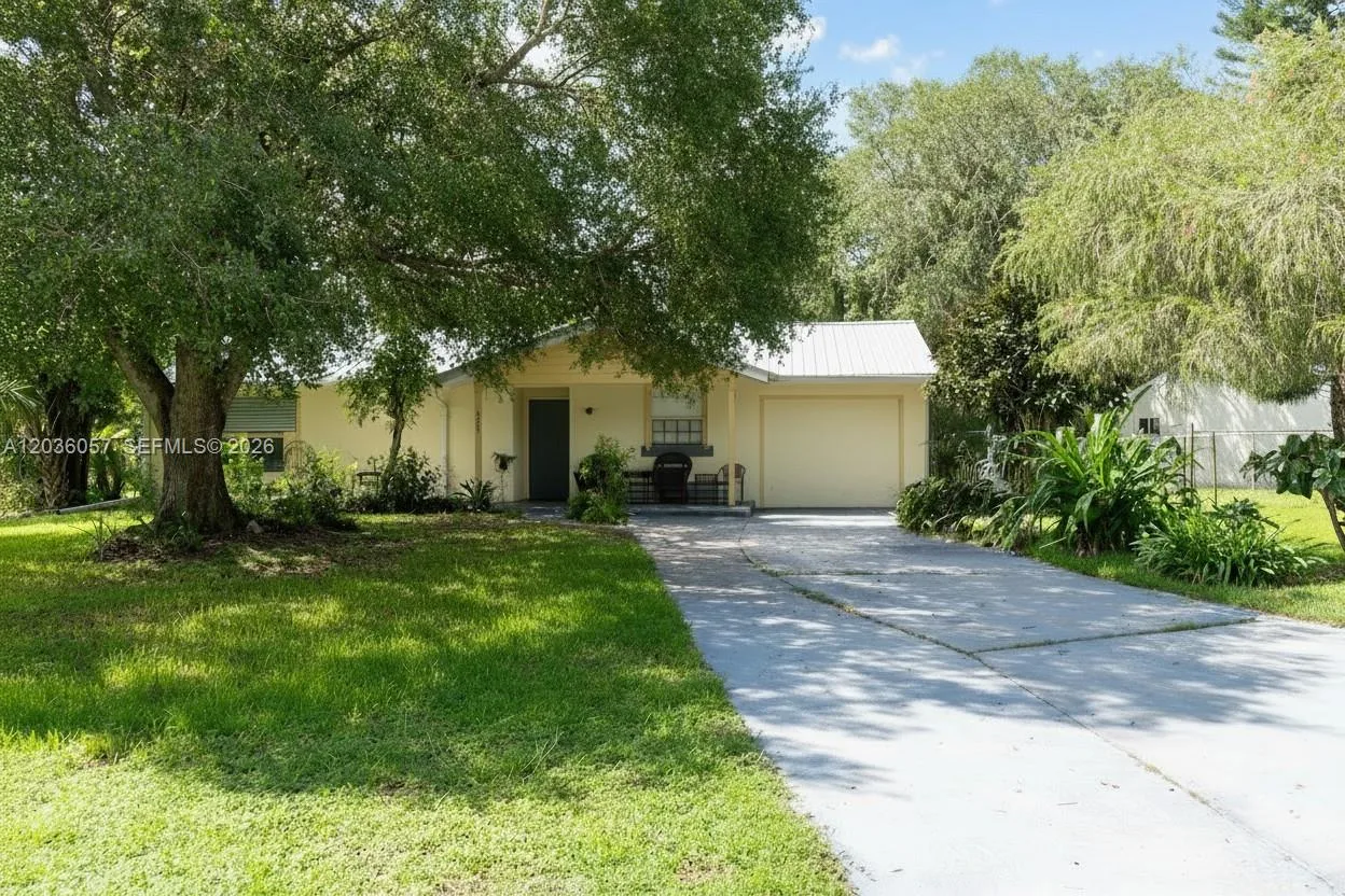 4001 Bishop Circle, La Belle, FL 33935