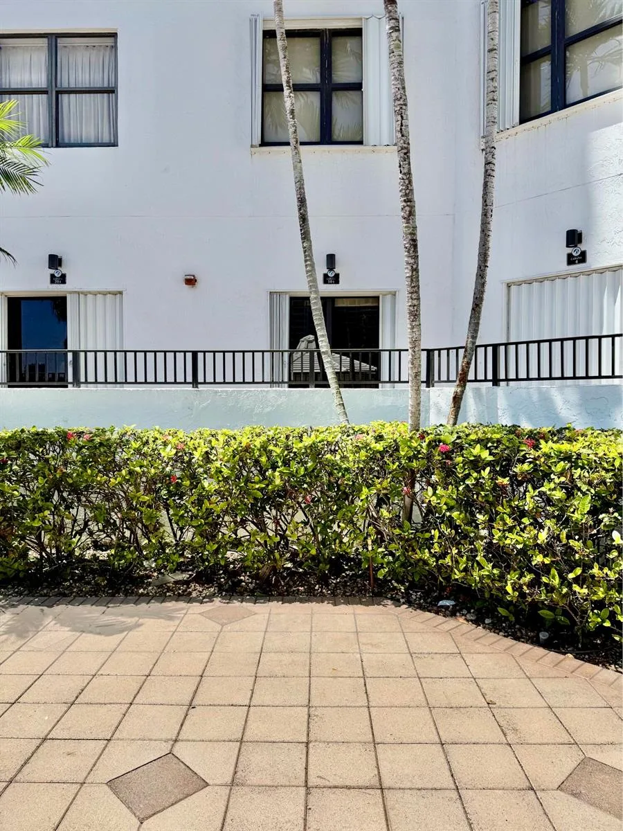 300 Three Islands Boulevard # 101, Hallandale Beach, FL 33009 — zdjęcie 5