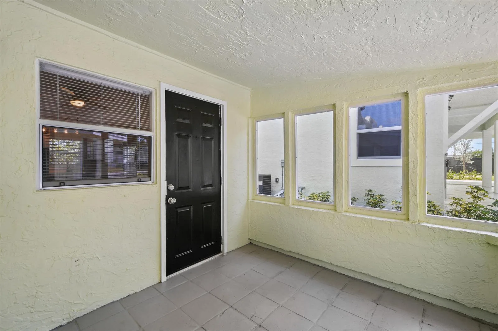 627 Bunker Road, West Palm Beach, FL 33405 photo 3