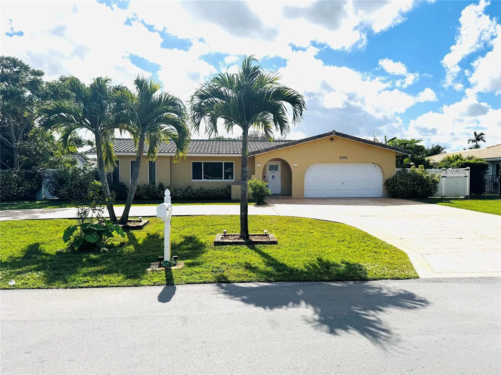 8306 NW 36th Street, Coral Springs, FL 33065 photo 2