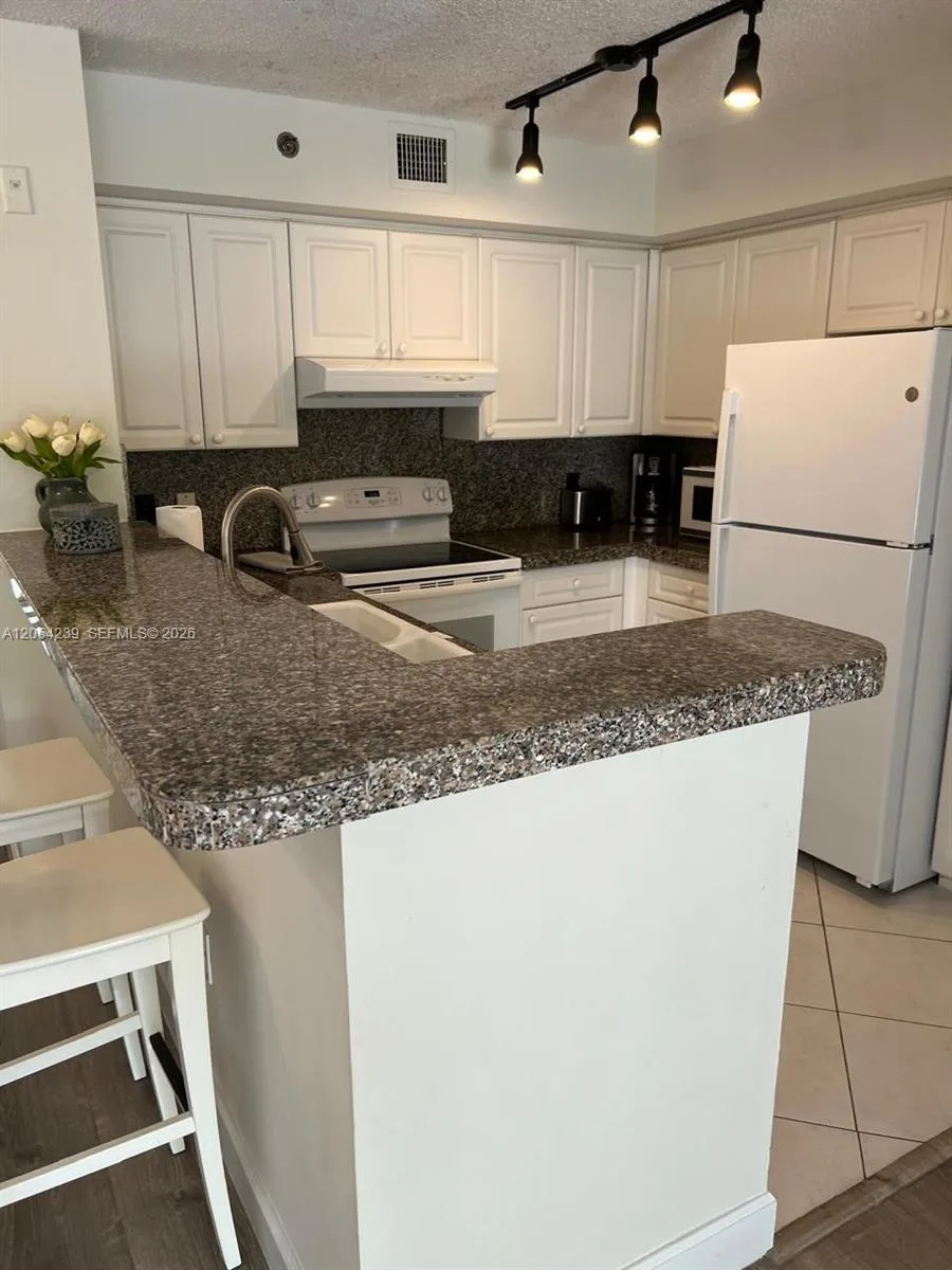 19901 E Country Club Dr # 2207, Aventura, FL 33180 photo 8