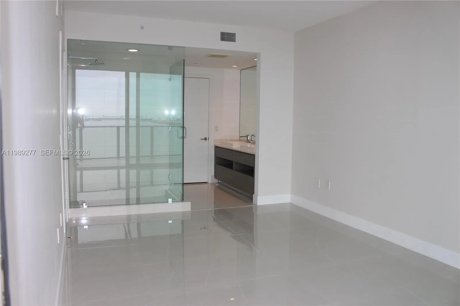 460 NE 28th St # 2705, Miami, FL 33137 photo 9