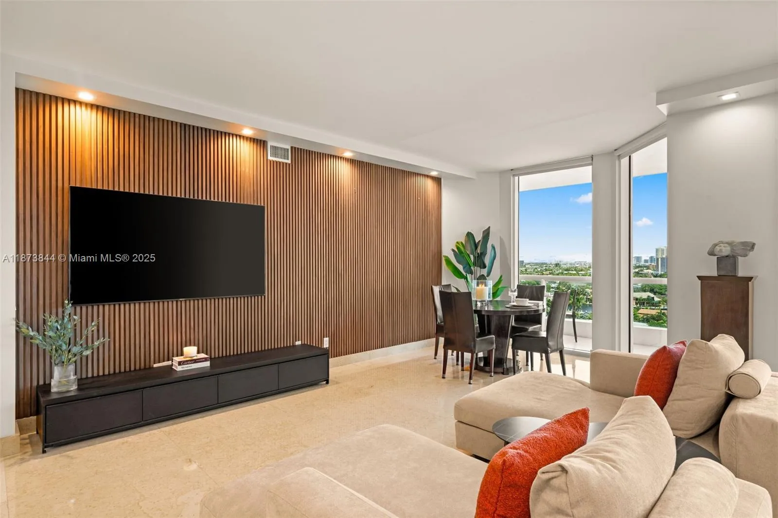 21200 Point Pl # 1102, Aventura, FL 33180