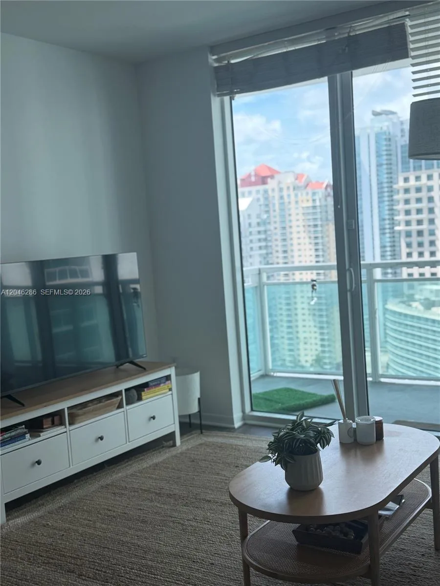 950 Brickell Bay Dr # 2907, Miami, FL 33131 photo 11
