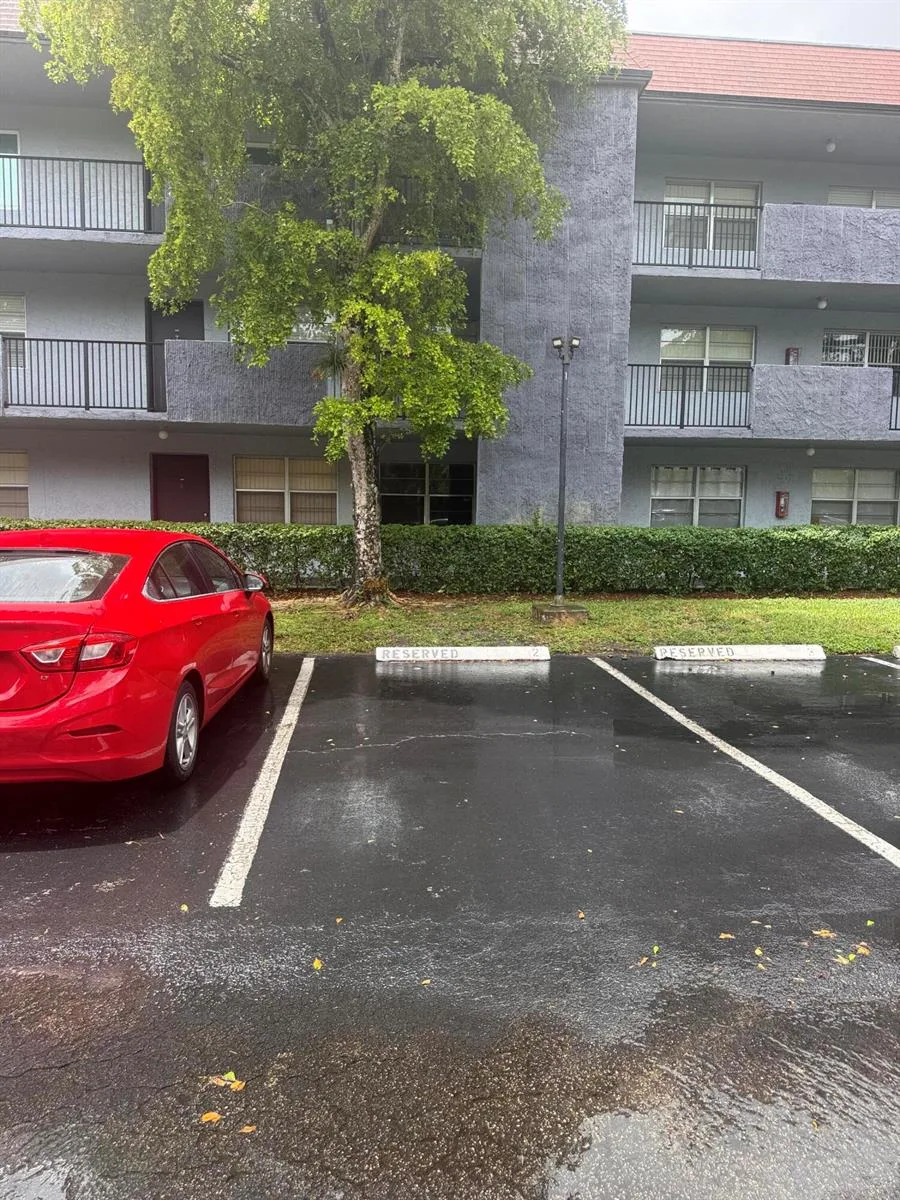 8450 LAGOS DE CAMPO Boulevard # 107, Tamarac, FL 33321 photo 3