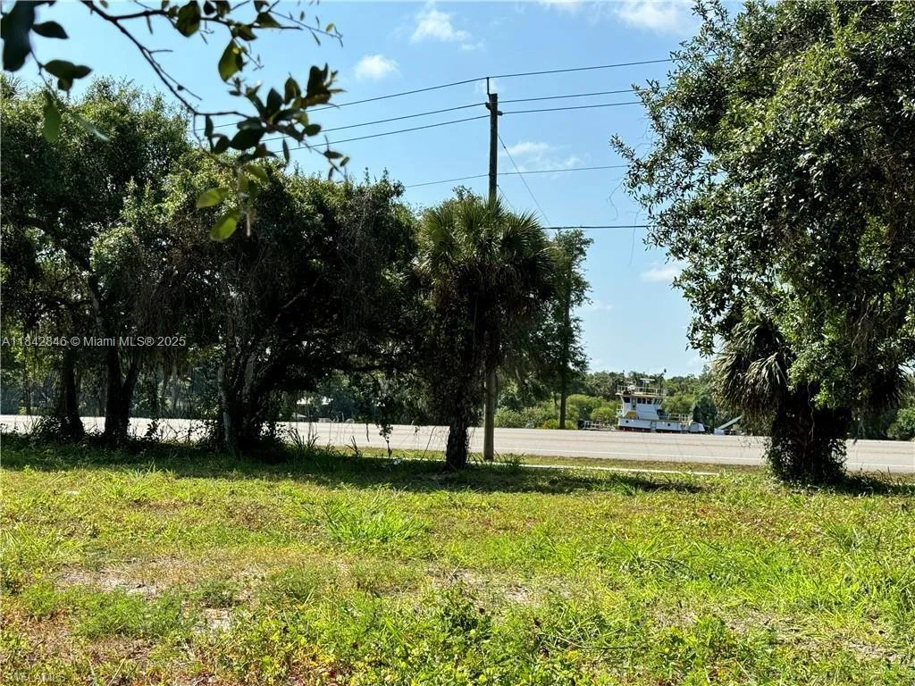 500 Avalon Ave, La Belle, FL 33935 photo 4