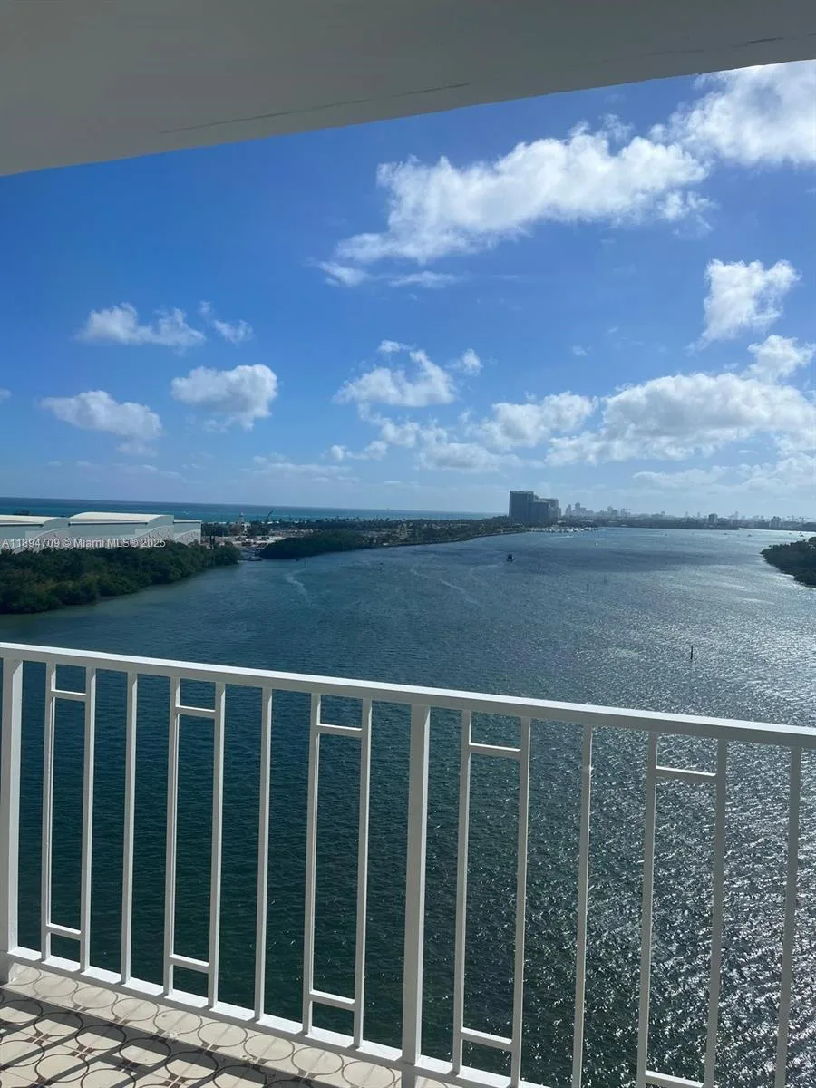 500 Bayview Dr # 630, Sunny Isles Beach, FL 33160