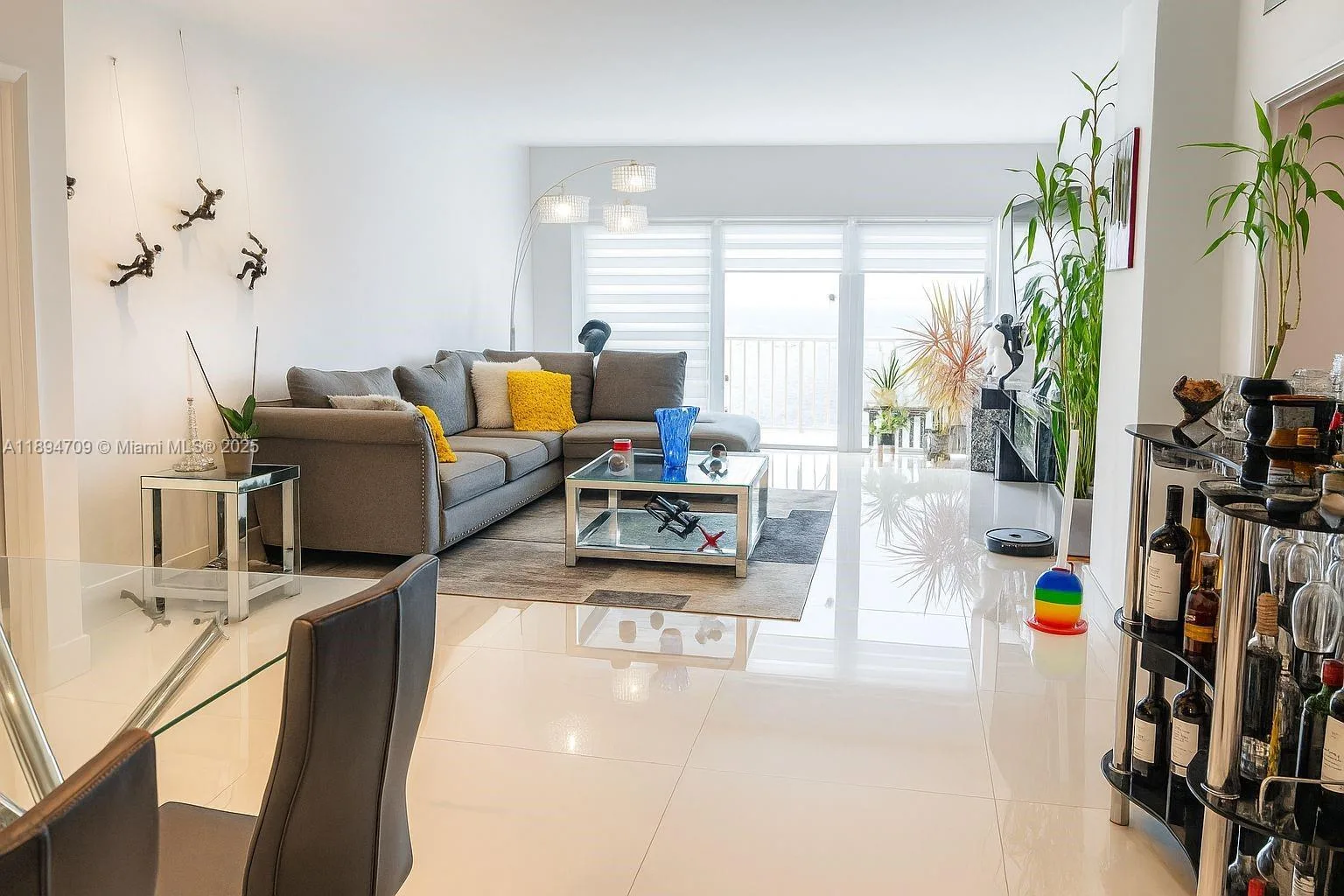 500 Bayview Dr # 630, Sunny Isles Beach, FL 33160 photo 2