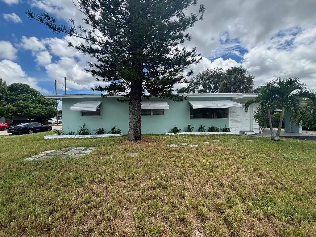 1700 NW 5TH Street, Fort Lauderdale, FL 33311