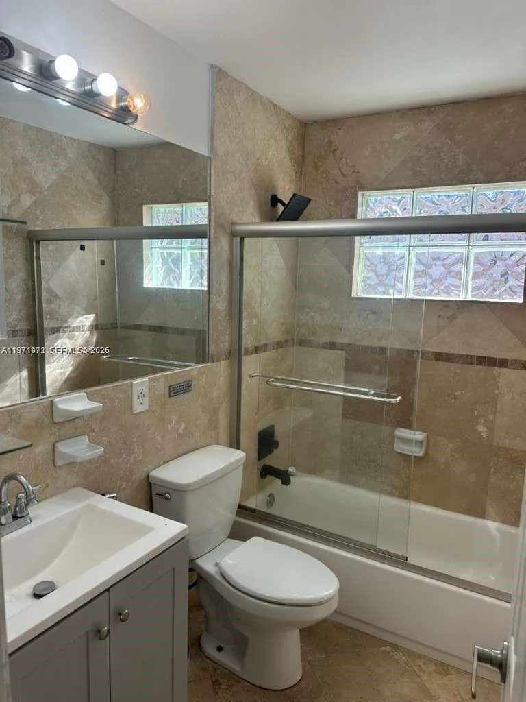 208 SW 2nd Ave, Hallandale Beach, FL 33009 photo 12