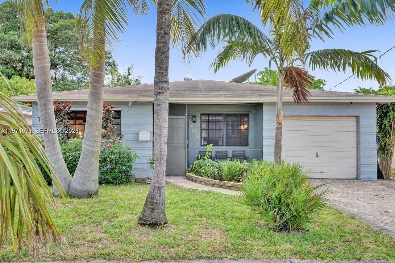 208 SW 2nd Ave, Hallandale Beach, FL 33009 photo 2