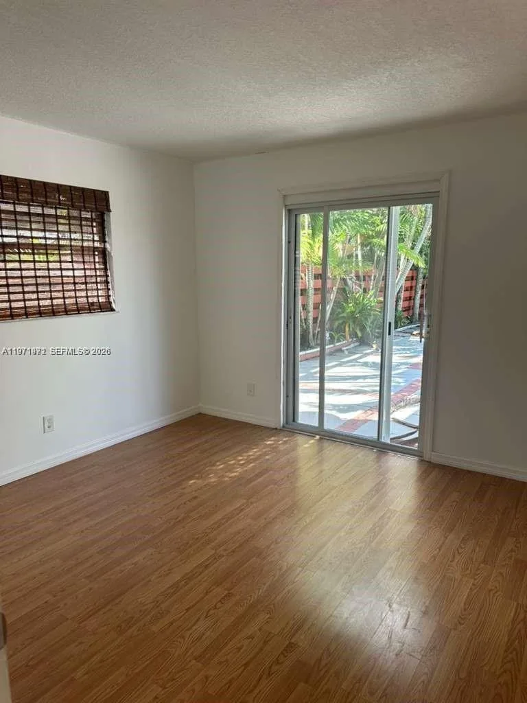 208 SW 2nd Ave, Hallandale Beach, FL 33009 photo 9