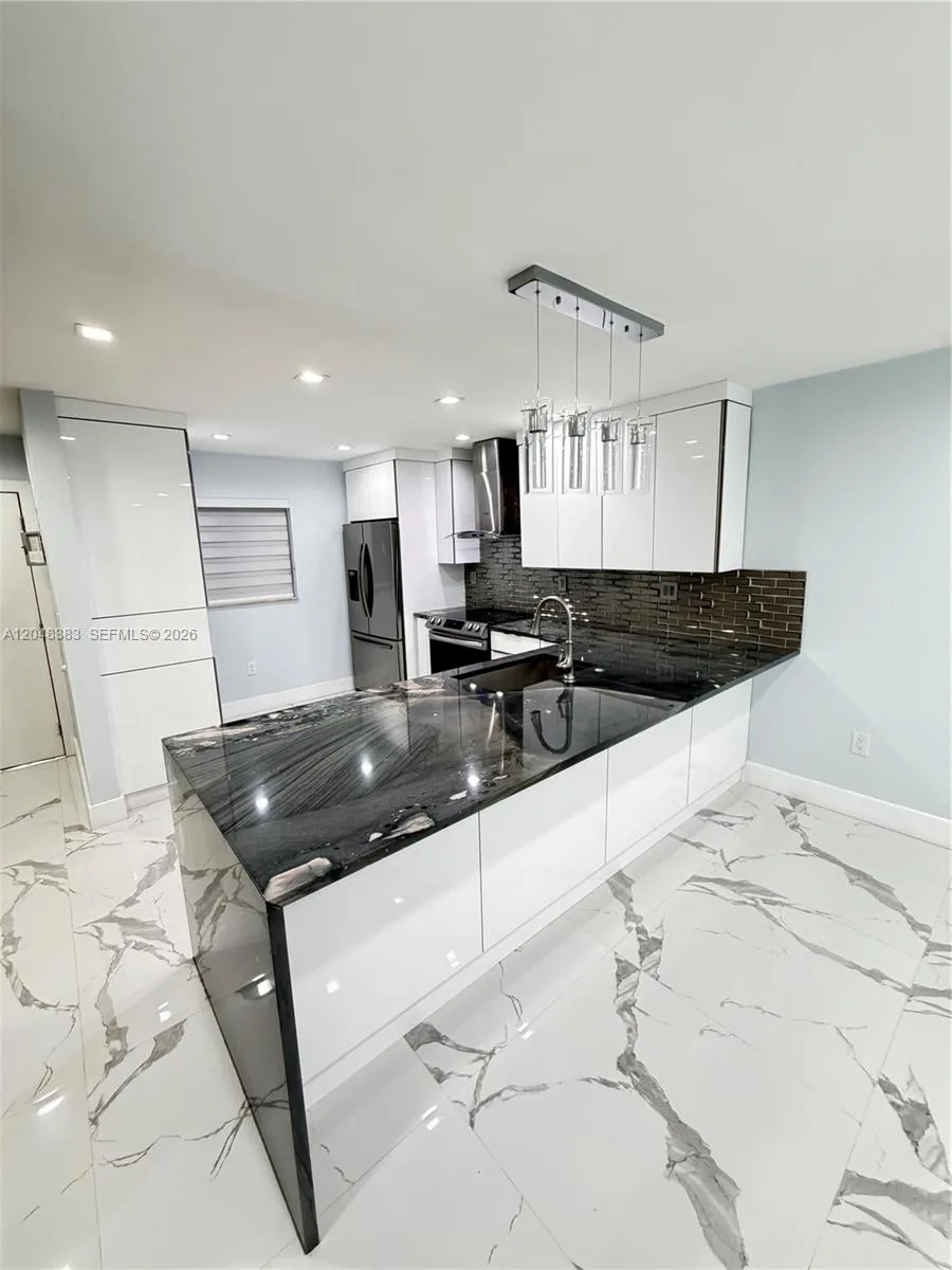1100 W 35th St # 4, Hialeah, FL 33012