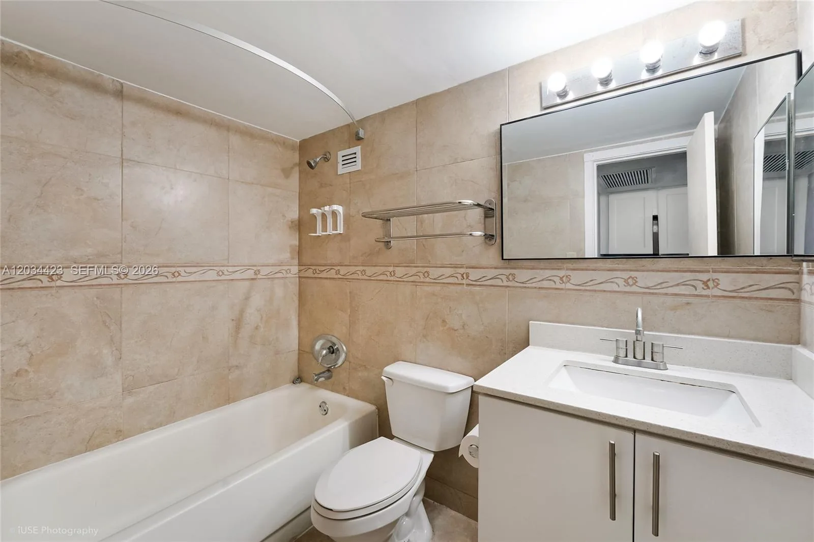 19201 Collins Ave # 827, Sunny Isles Beach, FL 33160 photo 8