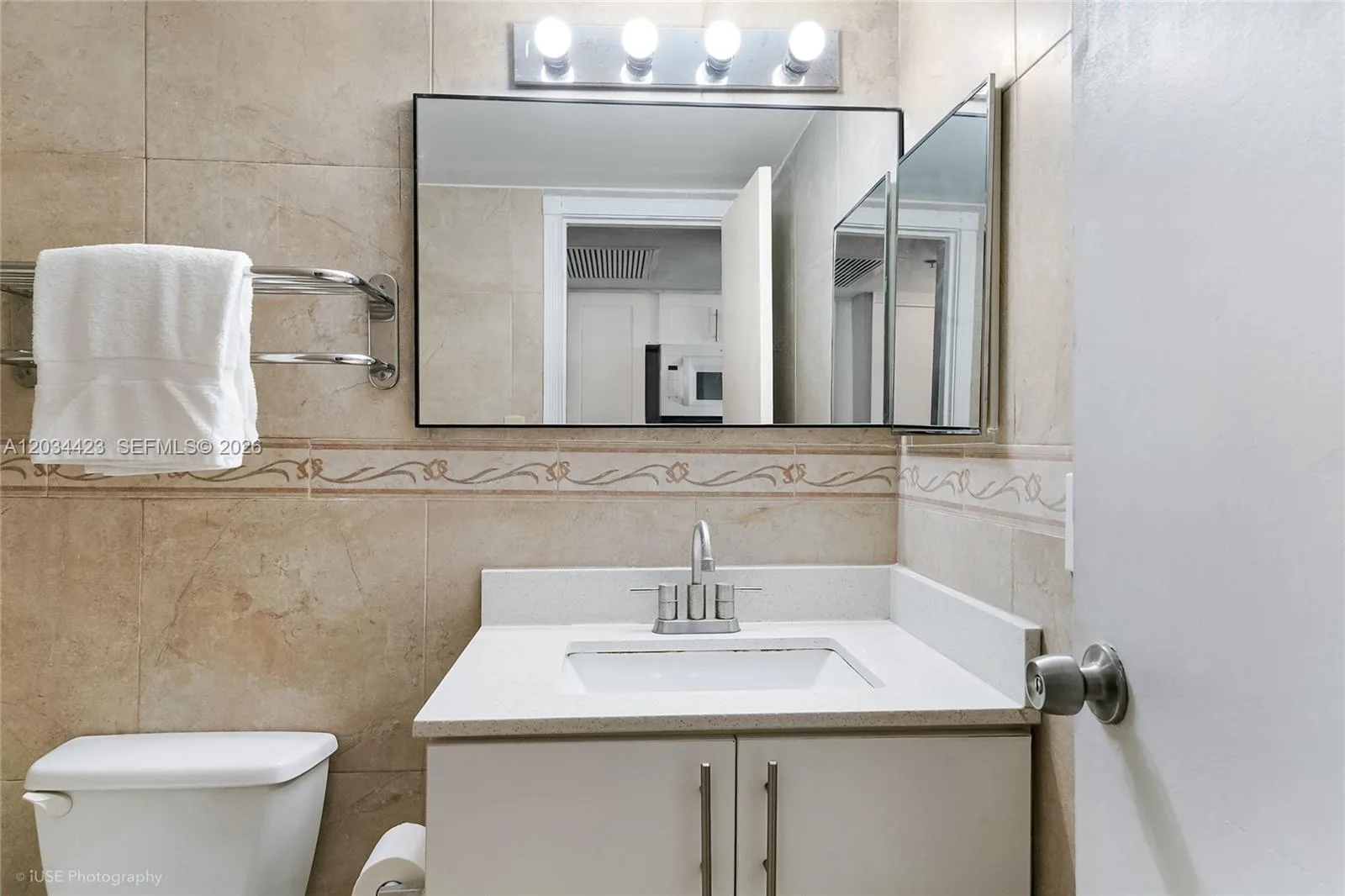 19201 Collins Ave # 827, Sunny Isles Beach, FL 33160 photo 9
