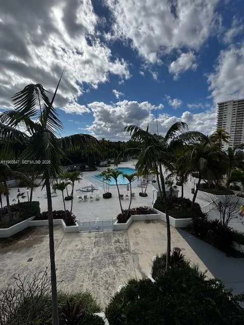 100 Bayview Dr # 319, Sunny Isles Beach, FL 33160