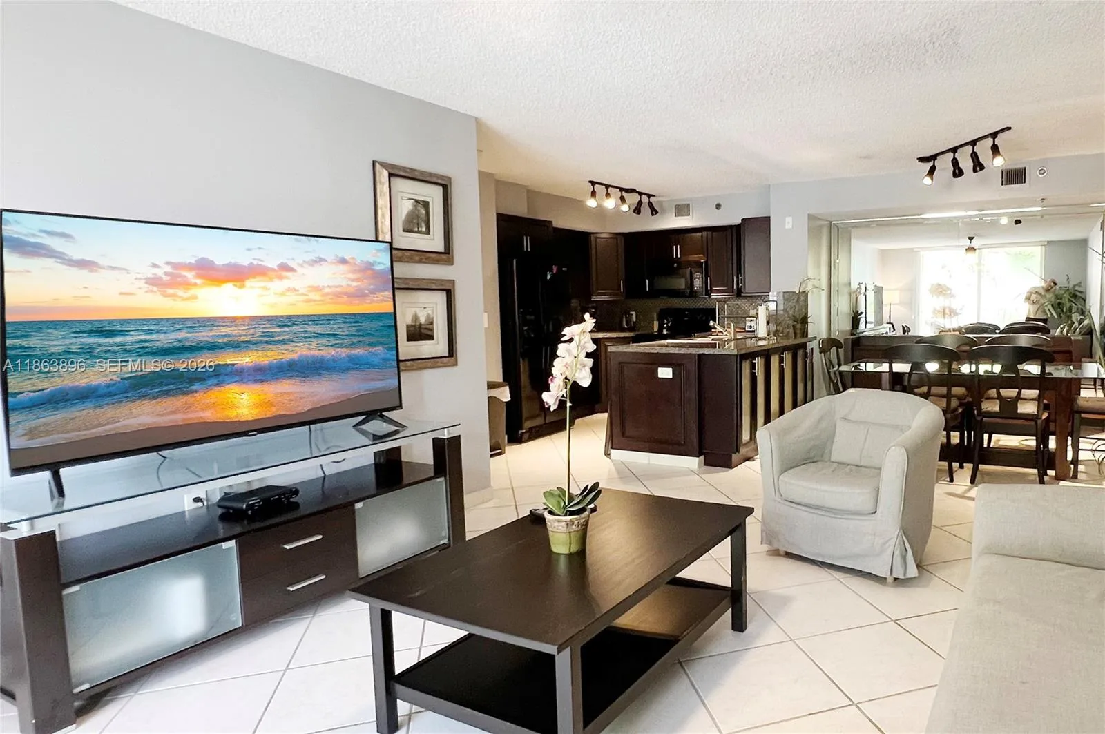 19555 E Country Club Dr # 8305, Aventura, FL 33180 photo 3