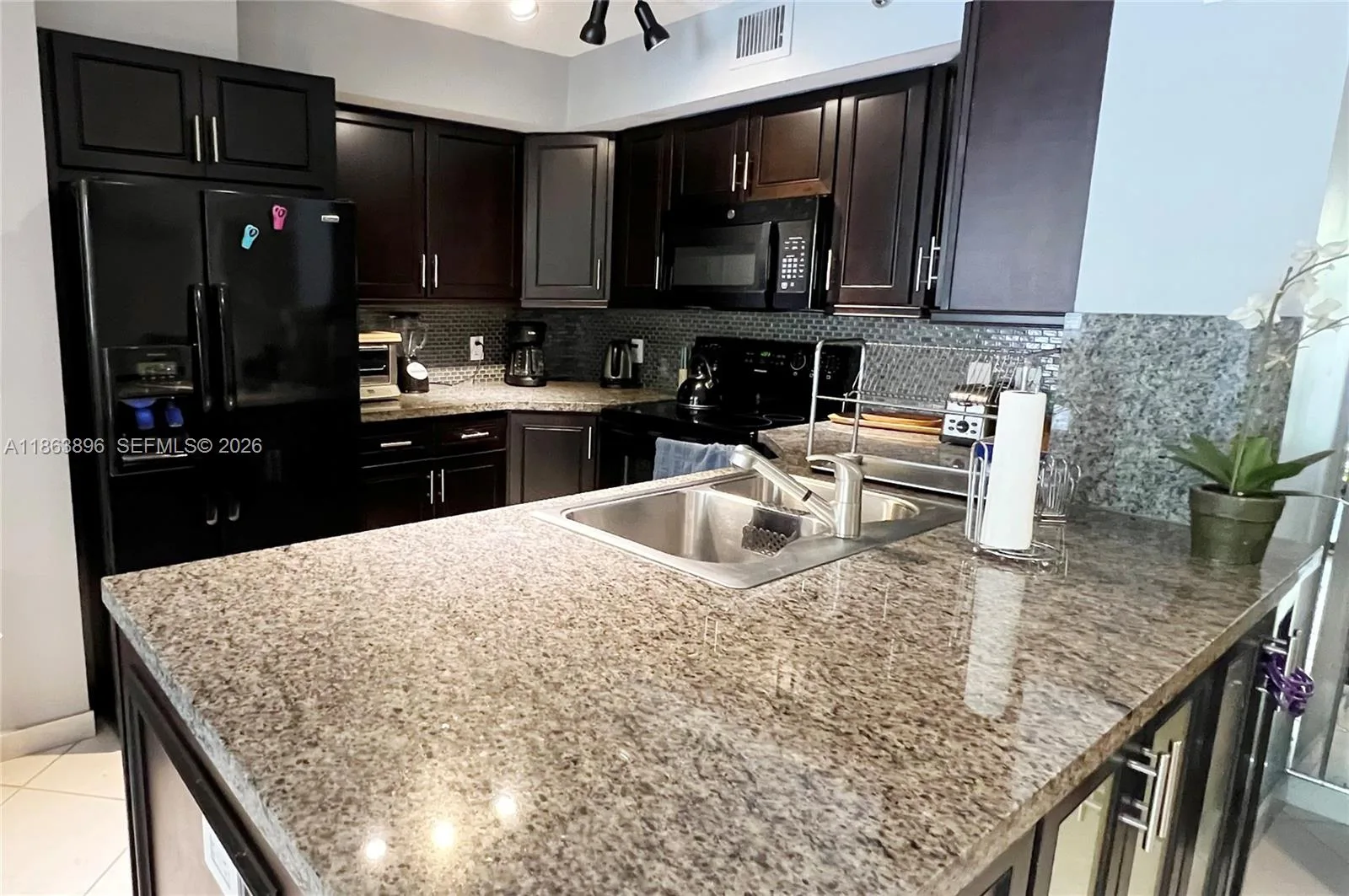 19555 E Country Club Dr # 8305, Aventura, FL 33180 photo 4