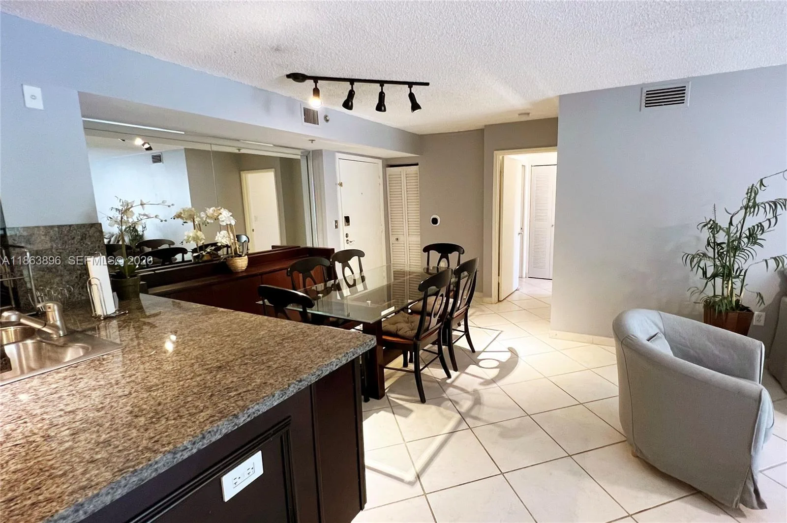 19555 E Country Club Dr # 8305, Aventura, FL 33180 photo 5
