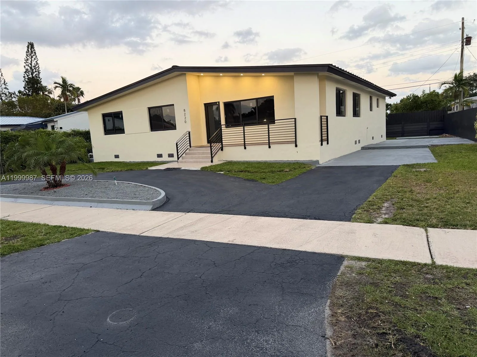 8220 SW 29th St, Miami, FL 33155