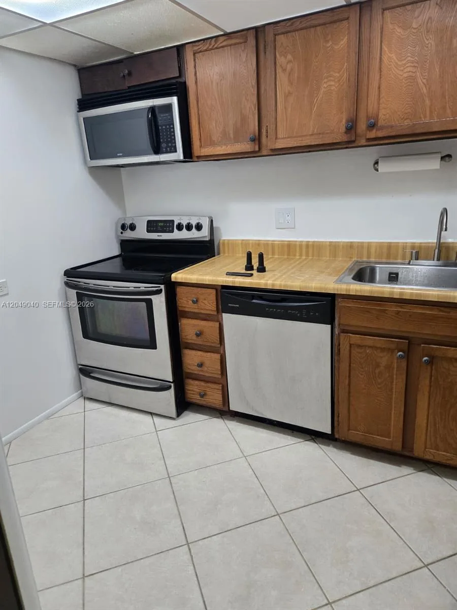 3690 Inverrary Dr # 2Q, Lauderhill, FL 33319 — zdjęcie 5