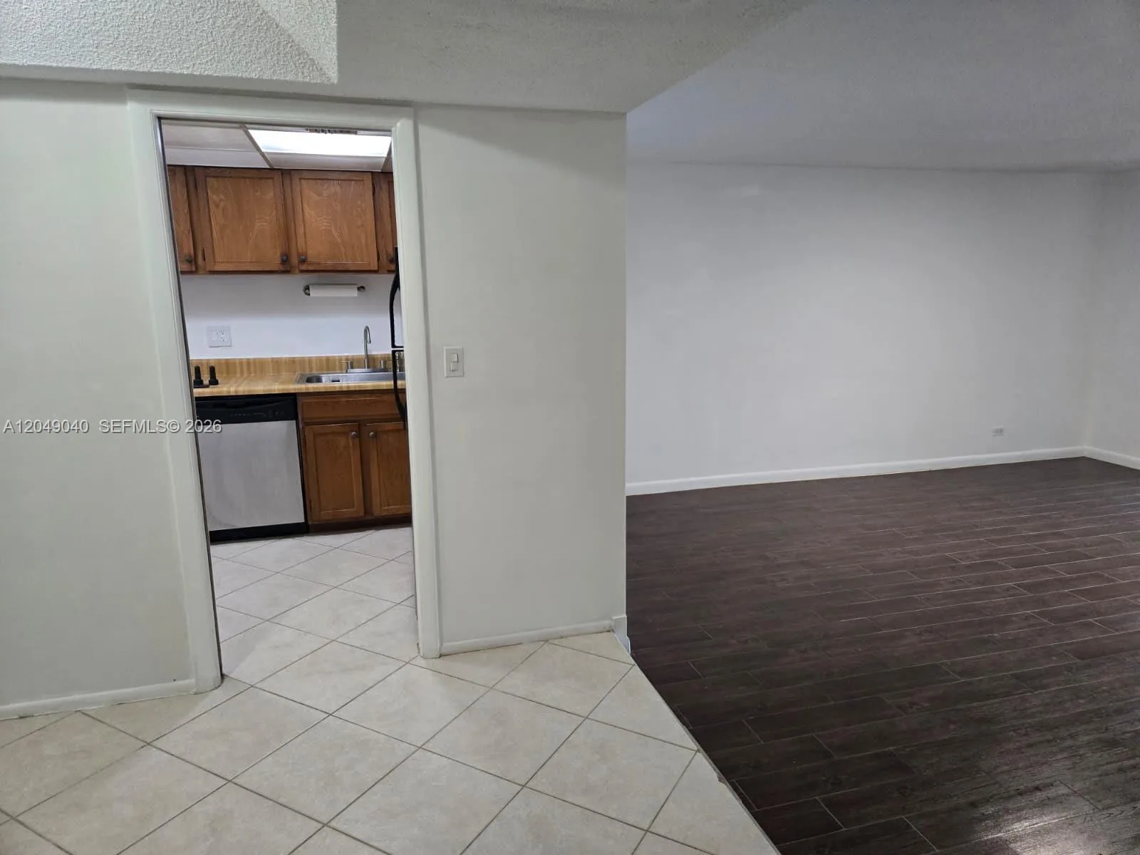 3690 Inverrary Dr # 2Q, Lauderhill, FL 33319 photo 8