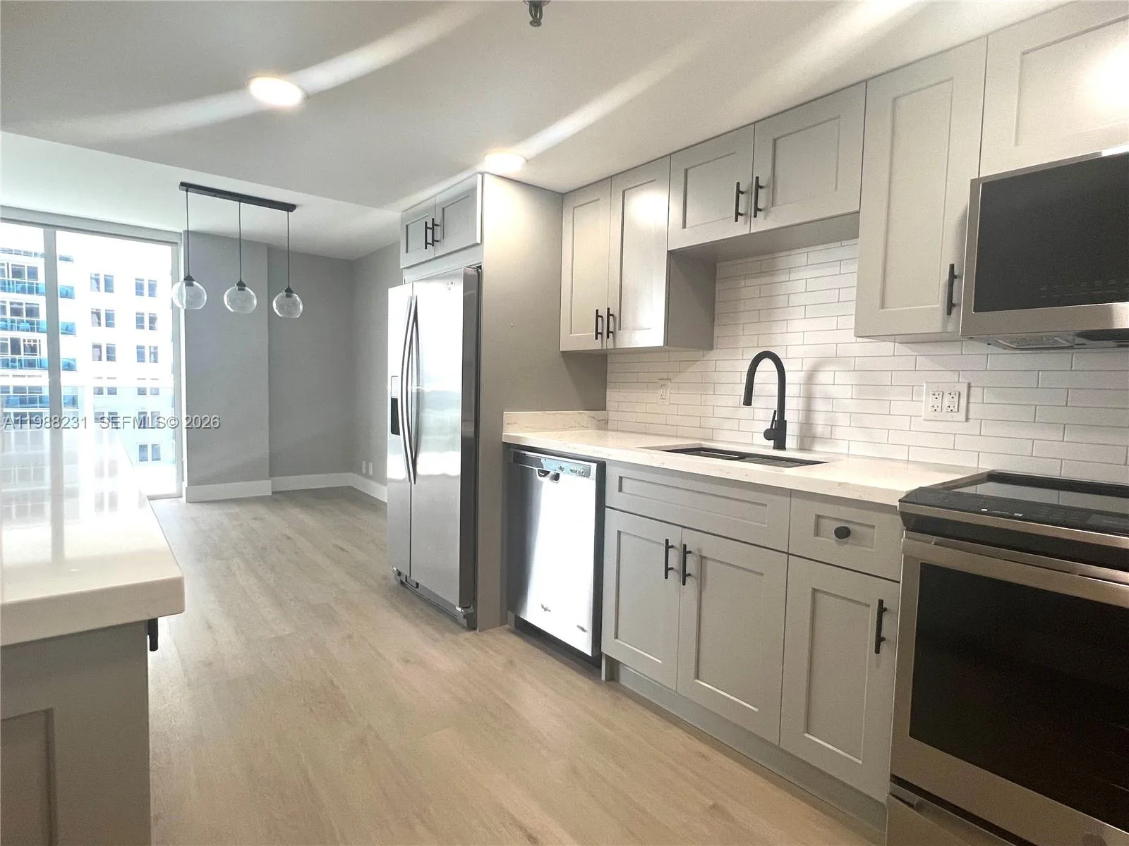 2401 Collins Ave # 803, Miami Beach, FL 33140 photo 4