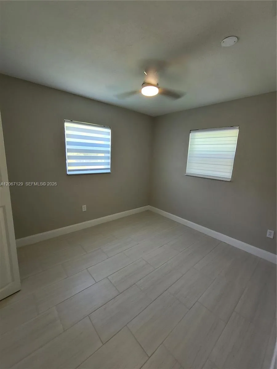 1240 NE 207th Ter, Miami, FL 33179 photo 5