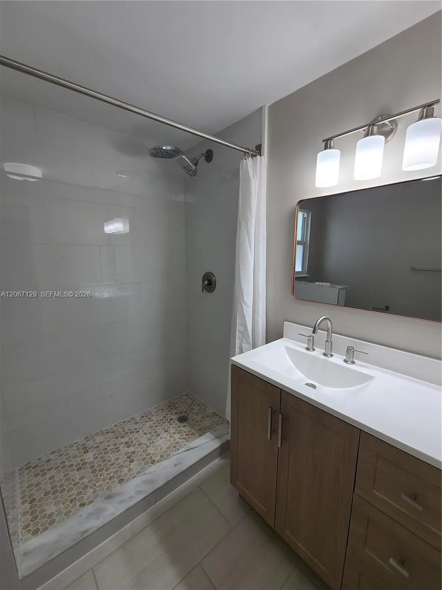 1240 NE 207th Ter, Miami, FL 33179 photo 7