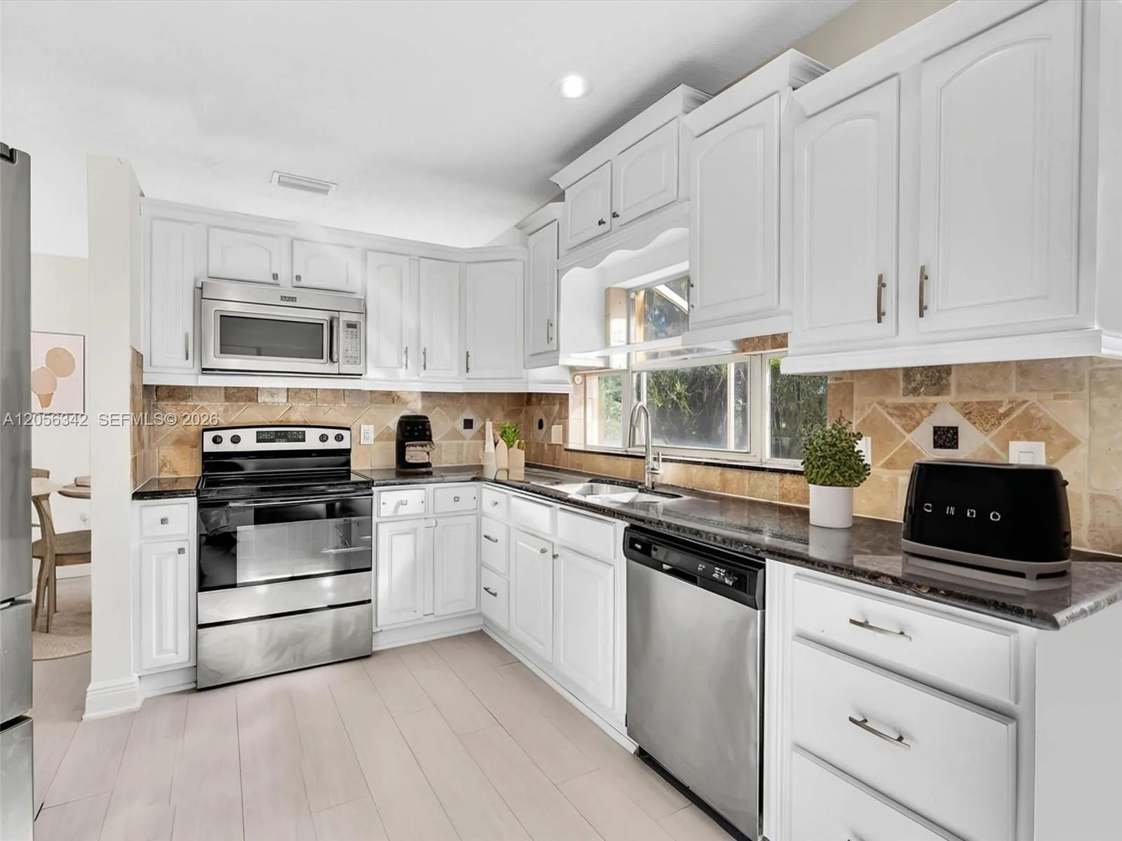 11407 Lakeview Dr, Coral Springs, FL 33071 photo 6