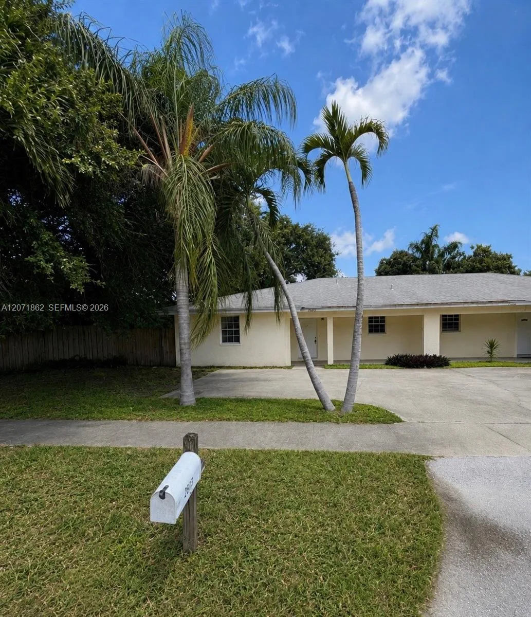 2653 SW 51st St # 1, Fort Lauderdale, FL 33312